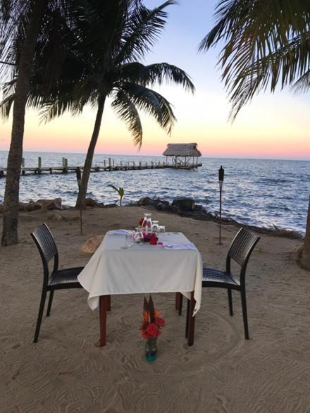 Pelican Beach Resort, Dangriga Dış mekan fotoğraf